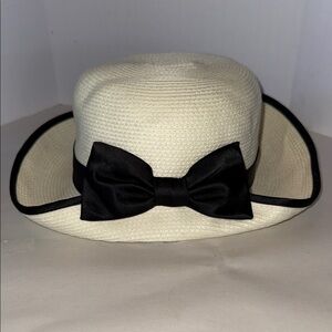 Chic Cream Hat with Black Ribbon